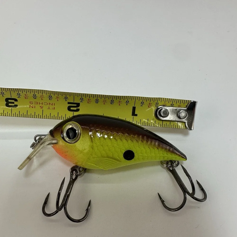 Bomber Fat Free Shad Crankbait Chartreuse Black Spot Bass Fishing Lure